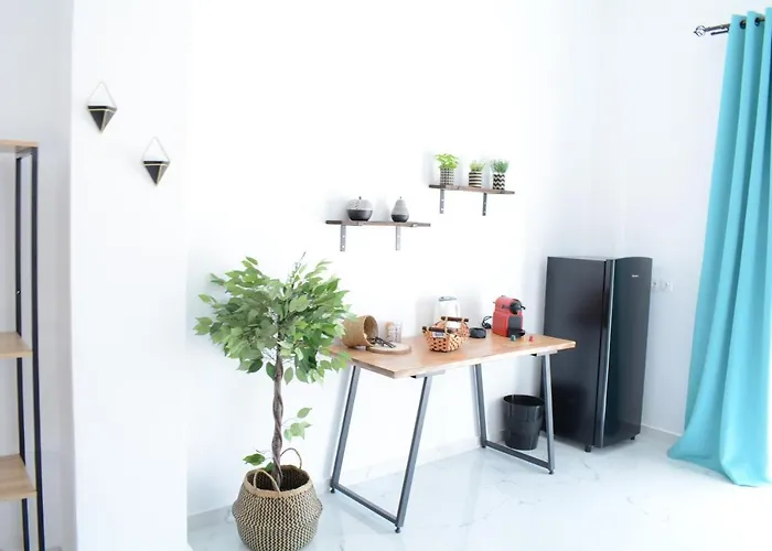 Maistrali בית הארחה 3*